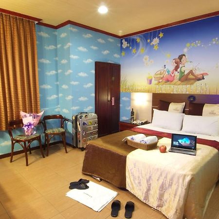 סינצ'ו סיטי Golden Swallow Hotel מראה חיצוני תמונה