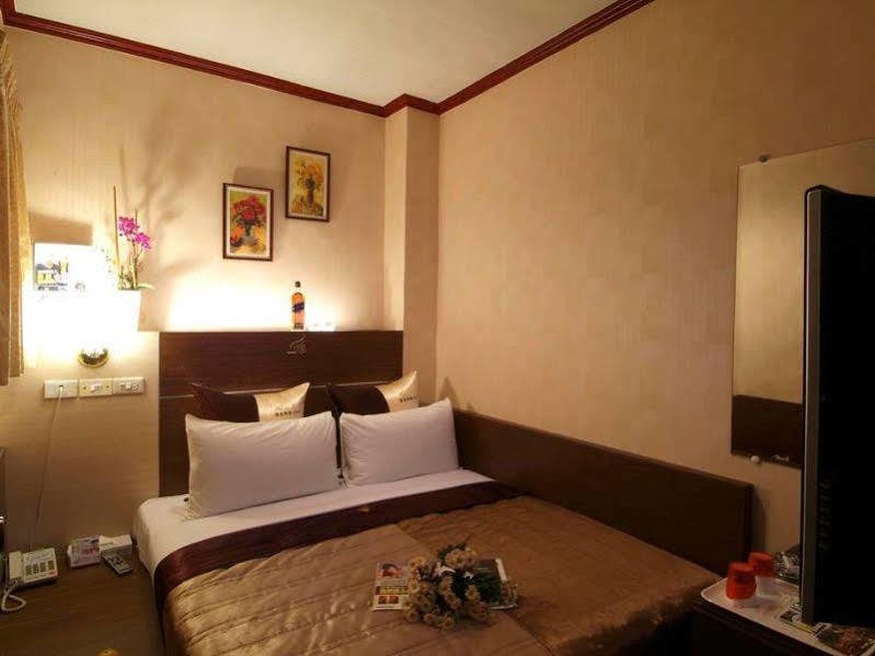 סינצ'ו סיטי Golden Swallow Hotel מראה חיצוני תמונה