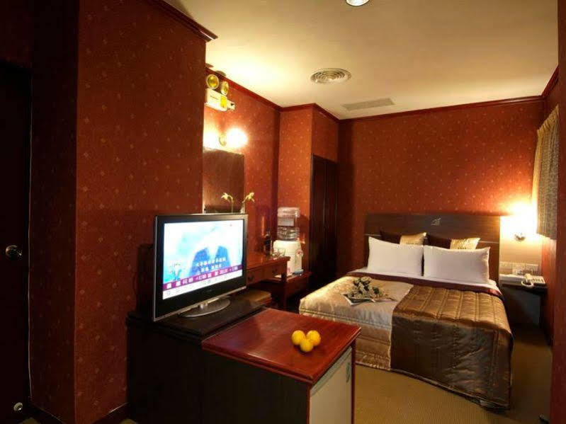סינצ'ו סיטי Golden Swallow Hotel מראה חיצוני תמונה