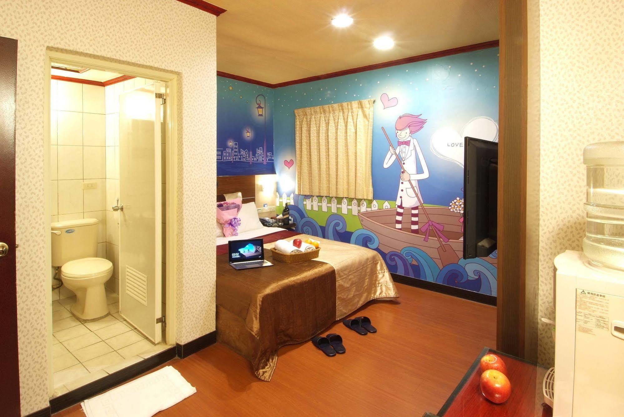 סינצ'ו סיטי Golden Swallow Hotel מראה חיצוני תמונה