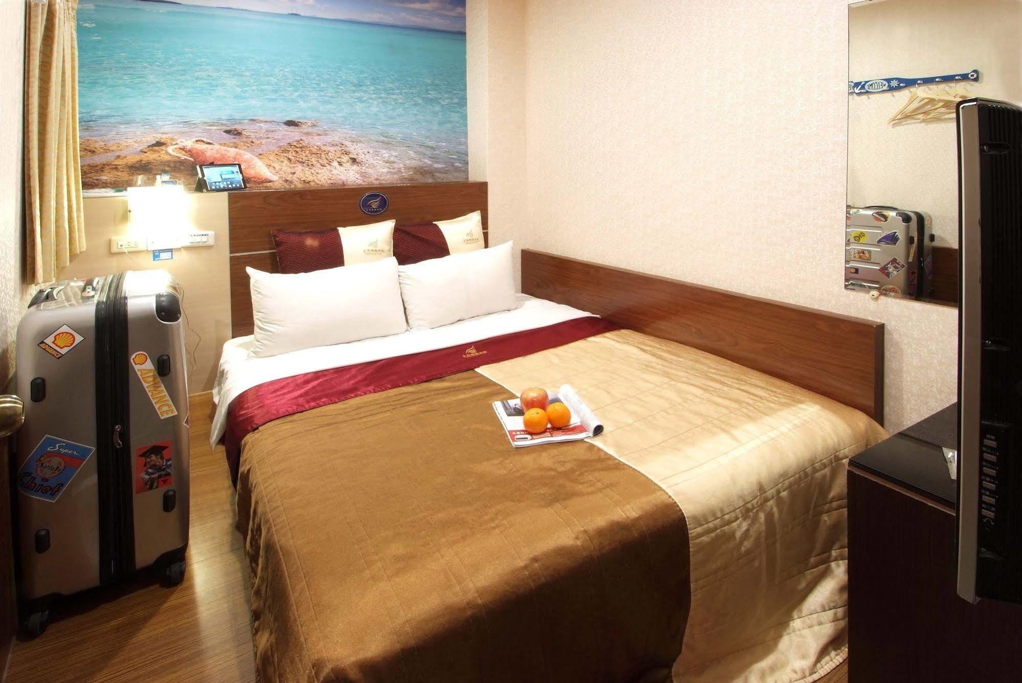 סינצ'ו סיטי Golden Swallow Hotel מראה חיצוני תמונה